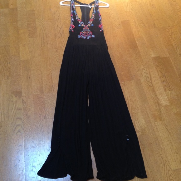Free People Pants - FREE PEOPLE Embroidered Romper Black NWOT Size 2 Free People Pants - FREE PEOPLE Embroidered Romper Black NWOT Size 2